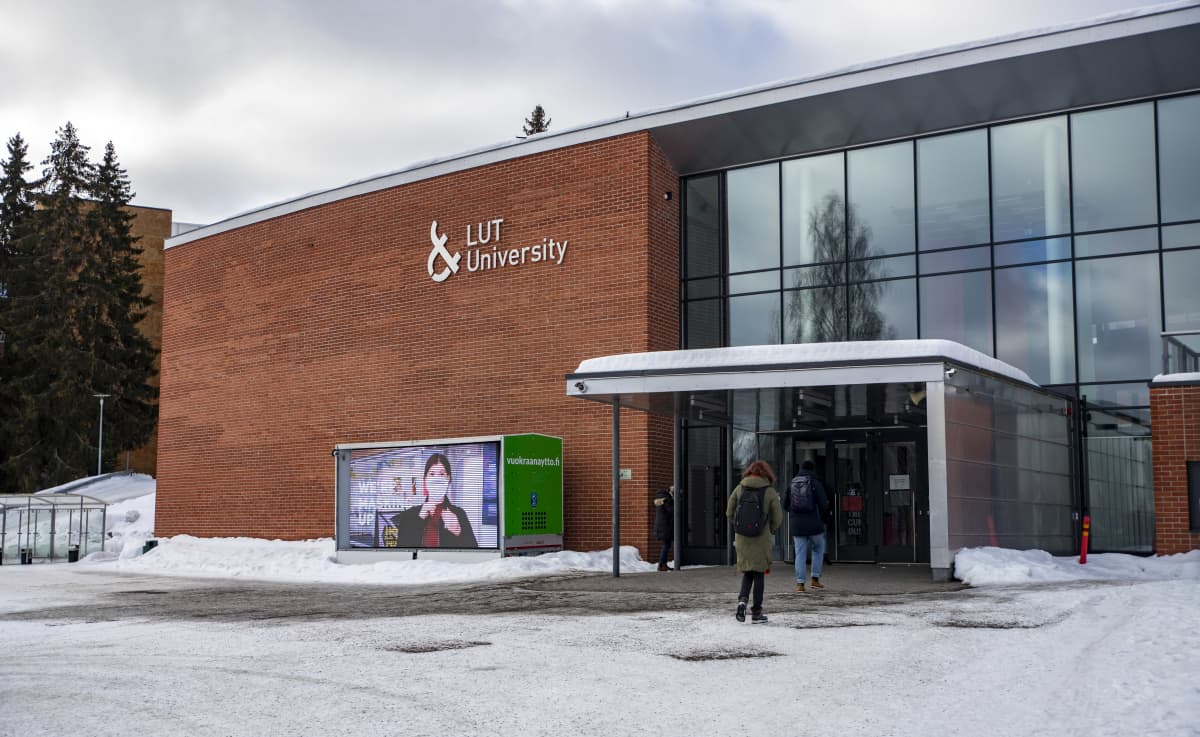 LUT-yliopiston Lappeenrannan kampuksen pääsisäänkäynti.