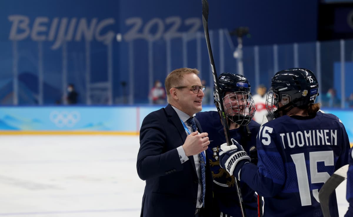 Olympiapronssia! Naisleijonien mitaliputki jatkuu, Sveitsi komeasti nurin –  