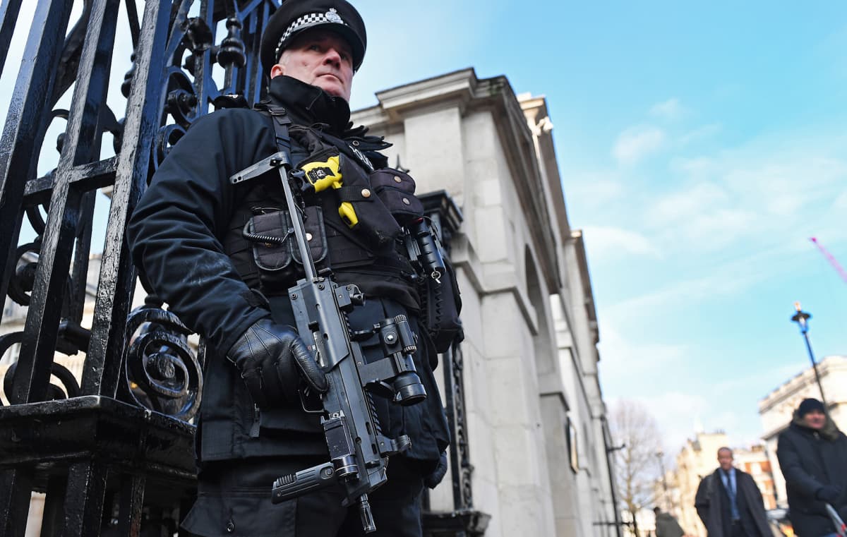 Poliisi partioimassa Lontoossa 20. joulukuuta.
