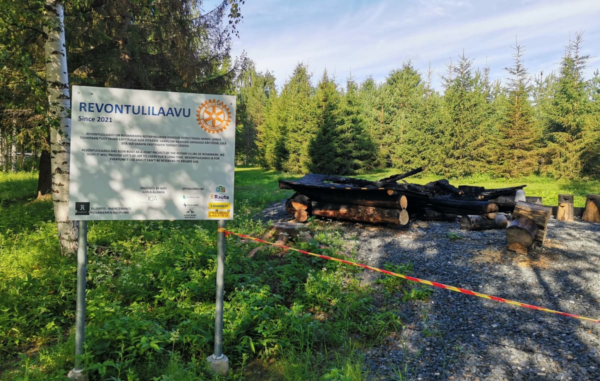 Rotary-klubeilla Rovaniemellä suunnitelmissa uusi laavu poltetun tilalle,  aikataulu on yhä auki | Yle Uutiset