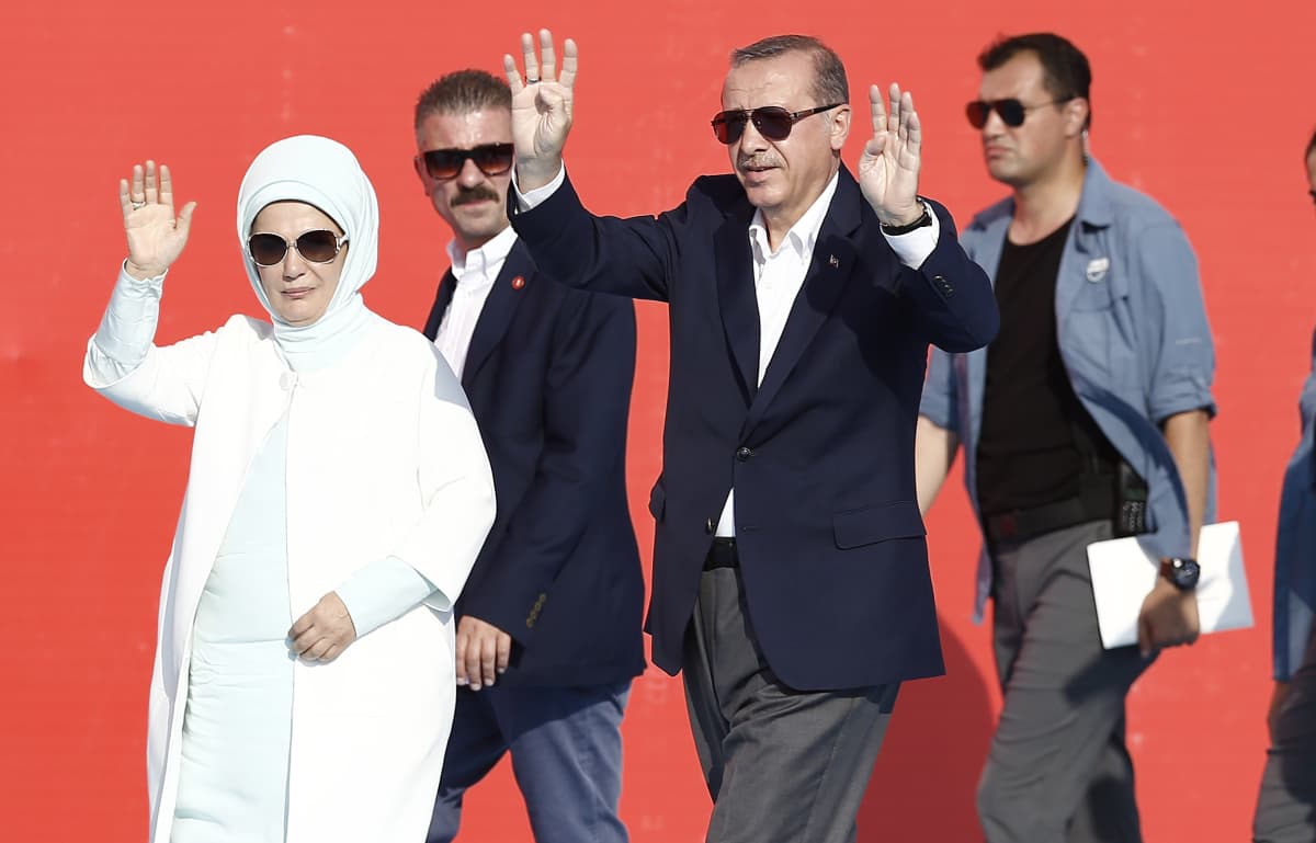 Erdogan Istanbulissa vallankaappausyritystä vastustavassa kokouksessa.