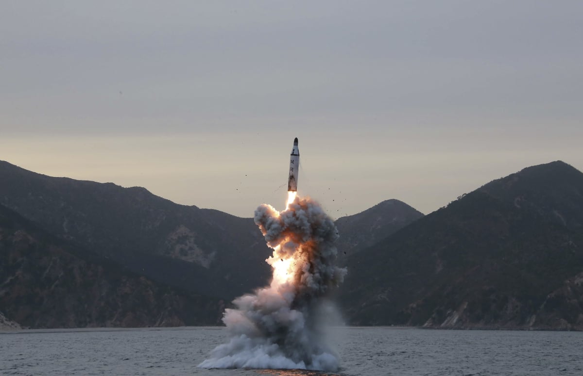 Pohjois-Korean ohjuskoe sukellusveneestä laukaistavalla ohjuksella.