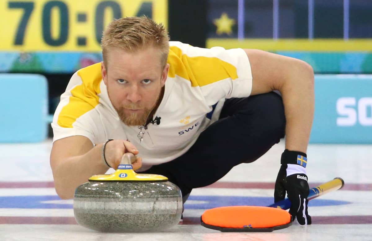 Ruotsalaisilla suurta draamaa curling-areenalla: ”P**kapuhetta!” | Yle  Urheilu