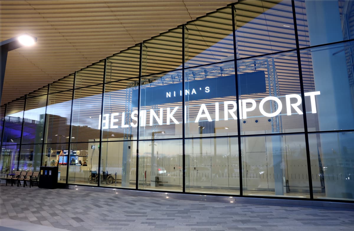 yleiskuva - Helsinki-Vantaan lentoaseman uuden terminaalin edusta.