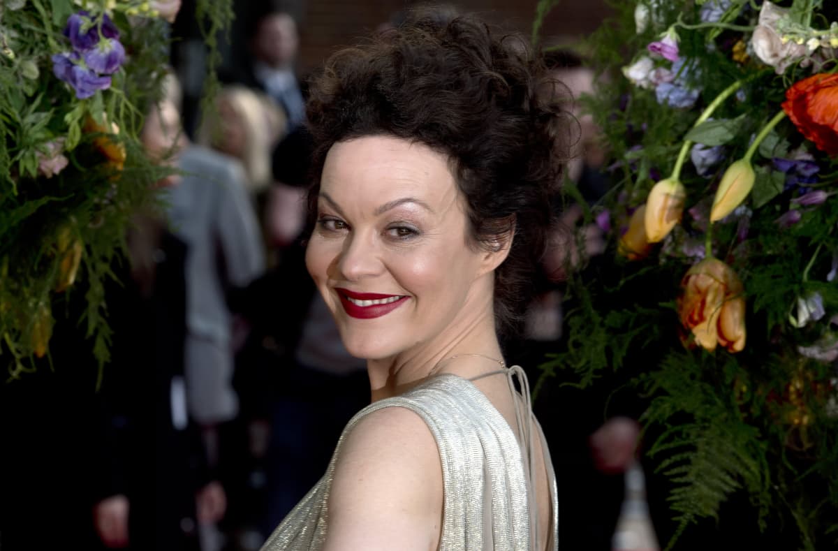 Helen Mccrory kuoli perjantaina 52 vuoden iässä. Tässä hän saapui vuonna 2015 katsomaan ensi-iltaan "A little chaos"-elokuvaa, jossa hänellä oli sivuosa.