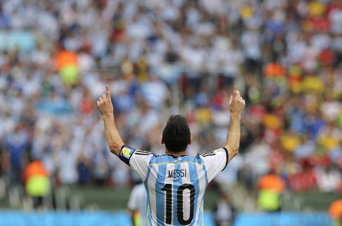 Argentiinan Lionel Messi tuulettaa.