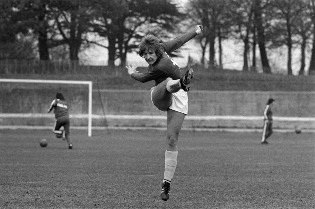 Sue Lopez 1974 Englannin maajoukkue
