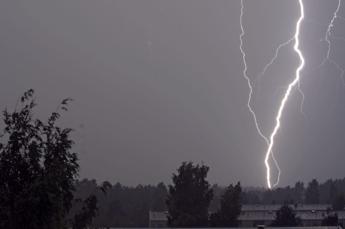28,000 lightning strikes | News | Yle Uutiset