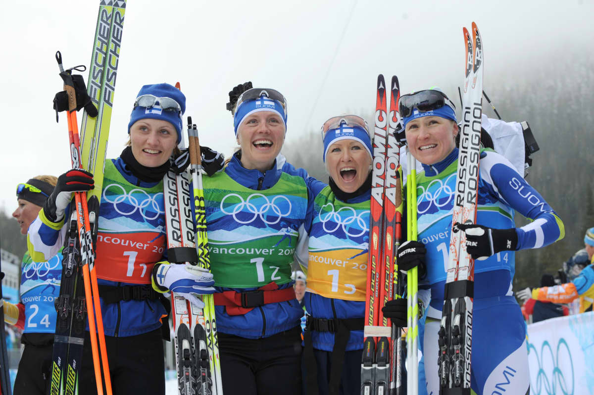 Pirjo Muranen, Virpi Sarasvuo, Riitta-Liisa Roponen ja Aino-Kaisa Saarinen saavuttivat olympiapronssia Vancouverissa 2010.