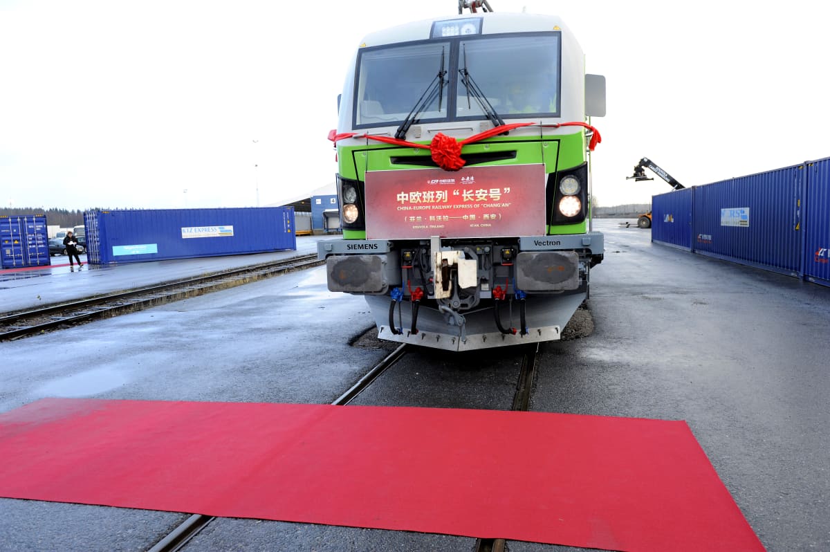 Kiinaan matkaava juna Kouvolassa. 