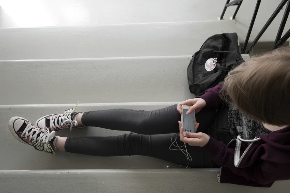 Alakoululaisten WhatsApp-ryhmässä levitettiin kovaa pornoa ja raakaa väkivaltaa vaimo 1200x798 kuva Alakoululaisten WhatsApp-ryhmässä levitettiin kovaa pornoa ja raakaa väkivaltaa hq alastonkuva