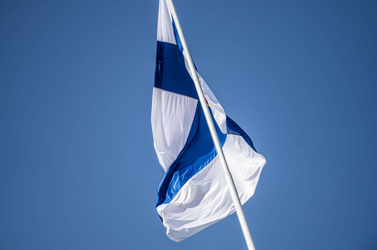 Suomen lippu salossa.
