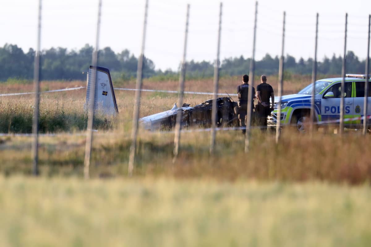Ett flertal personer har omkommit i olyckan, uppger polisen.