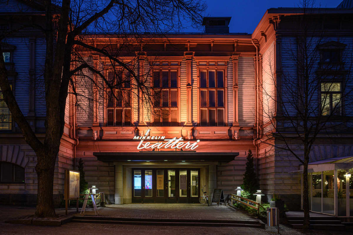 Mikkelin teatteri peruu lisää esityksiä taustalla