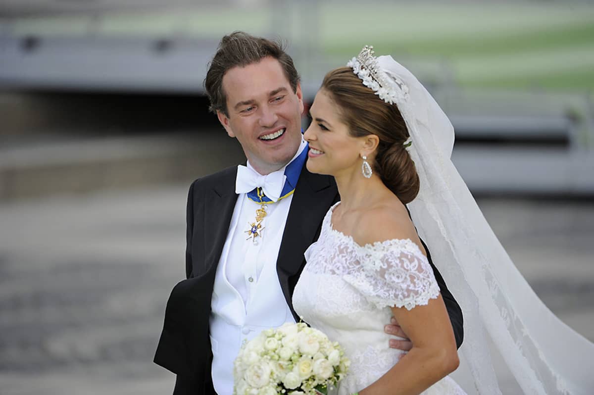 Prinsessa Madeleine ja Chris O'Neill kuvattuna heidän hääpäivänään 8. kesäkuuta 2013.