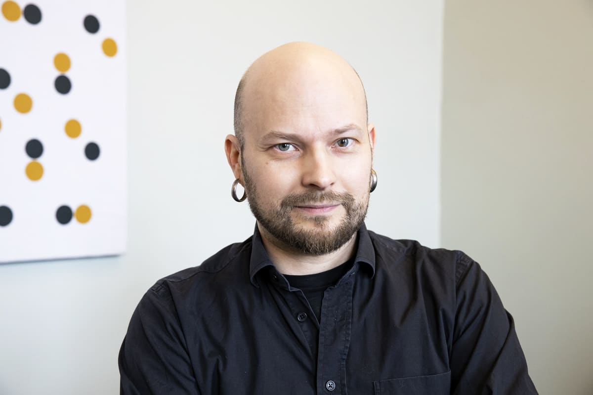 Suomen taideakatemian palkinnonsaaja Aaron Heino. 