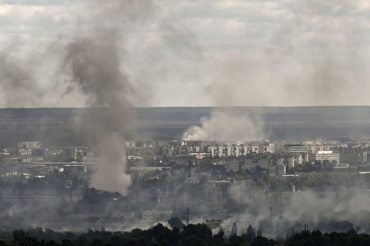 Severodonetsk largely controlled by Russia - Zelenskyi: Defensive Ukrainian forces inflict losses on Russia