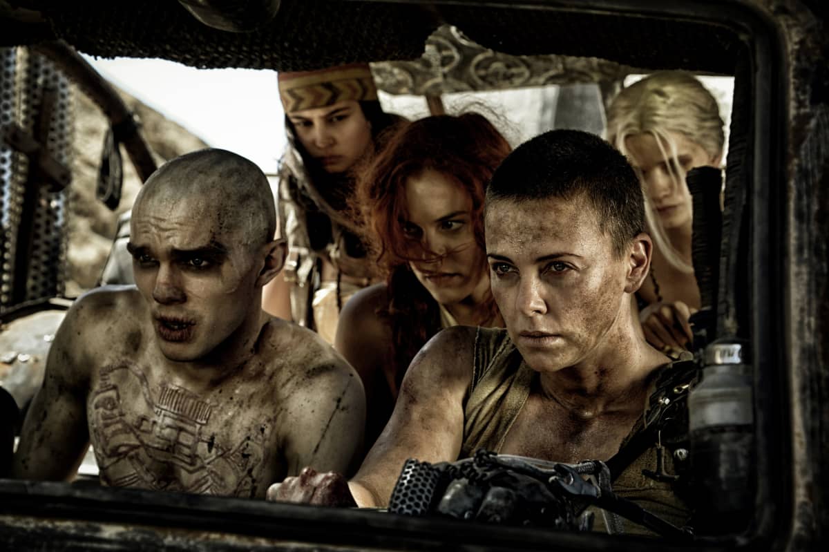Rähjäinen ryhmä auton ohjaamossa, Mad Mad: Fury Road