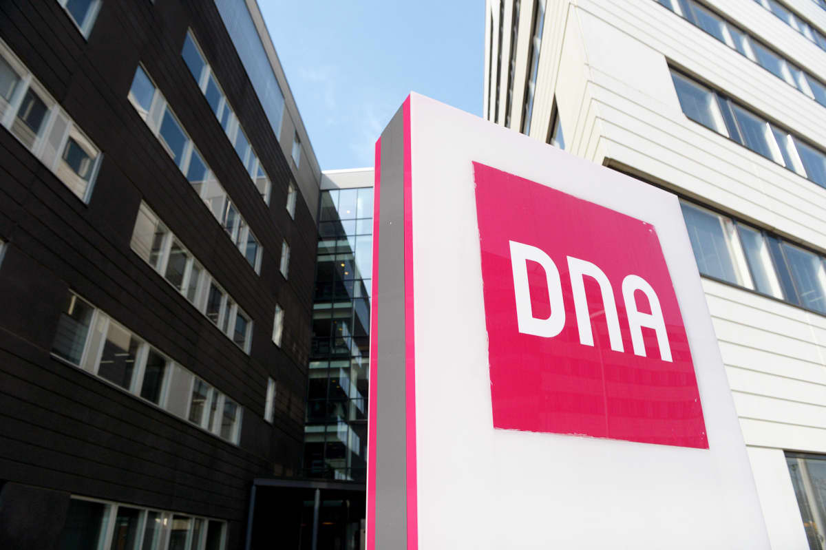 Kaupankäynti DNA:n osakkeilla päättyi yrityskaupan myötä | Yle Uutiset