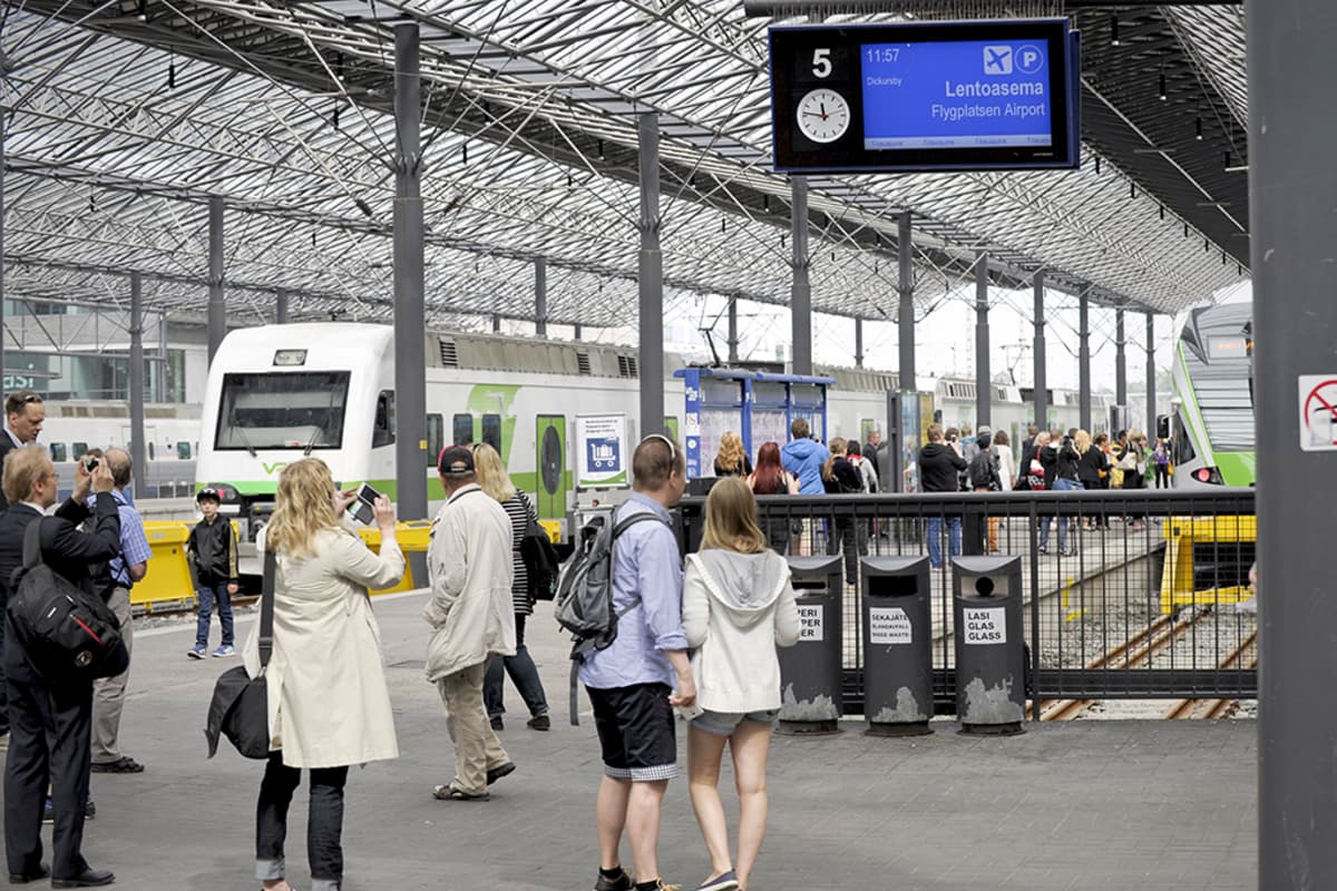 Lentoaseman juna-asema aukeaa huomenna | Yle Uutiset