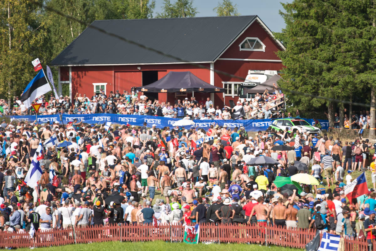Yleisöä Jyväskylän ralli