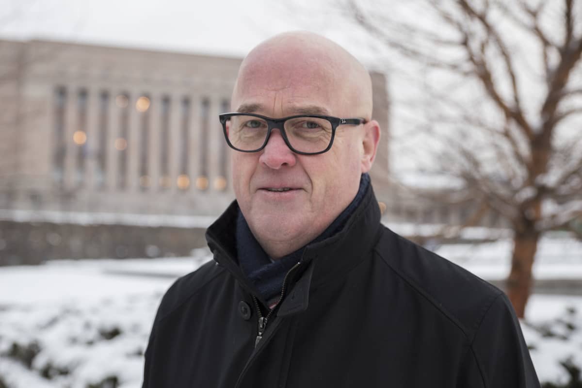 Markku Pakkanen, kansanedustaja (kesk.), taksiyrittäjä.