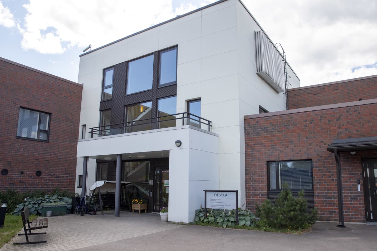 Mainiokoti Otsolan julkisivu ja sisäänkäynti