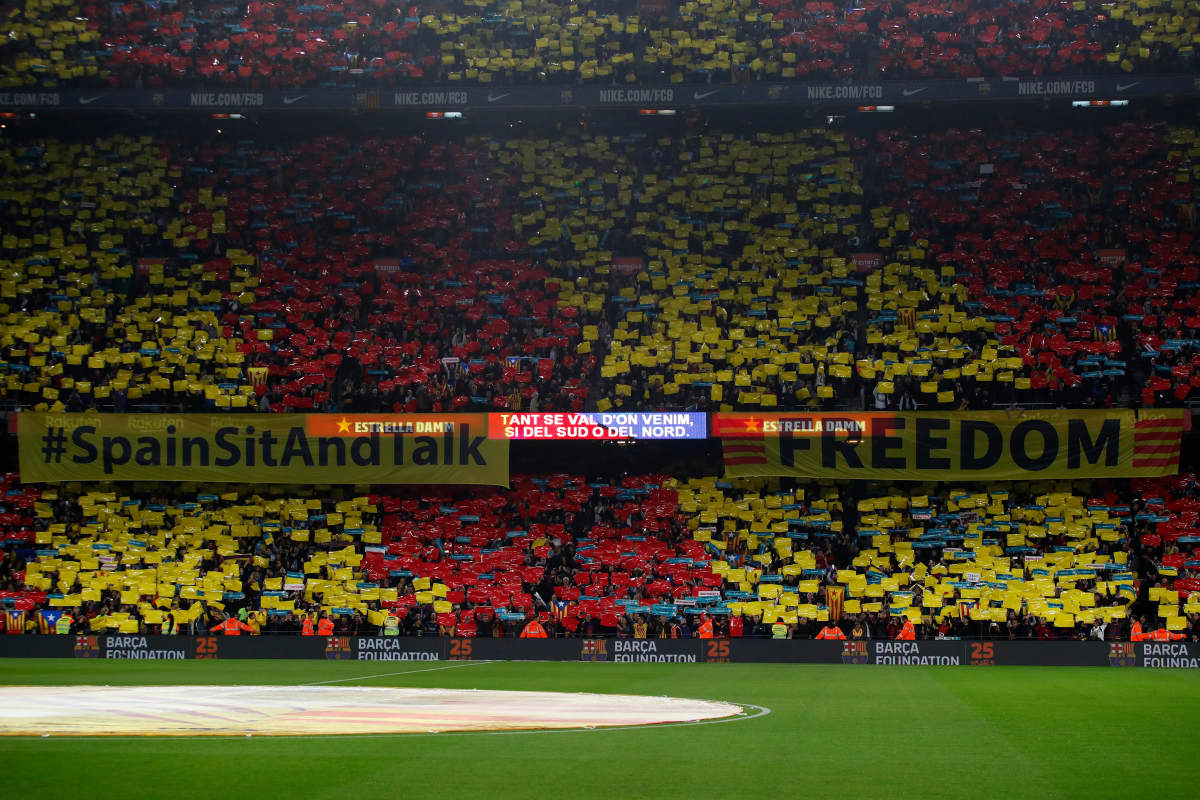 Camp Nou -stadionilla vaadittiin Espanjaa neuvottelemaan Katalonian kanssa. 