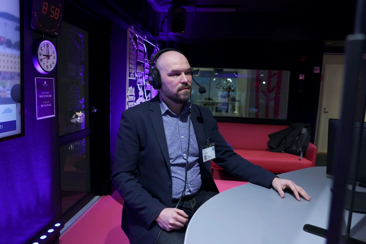  Verohallinnon johtava veroasiantuntija Sami Varonen vastasi kuuntelijoiden kysymyksiin Yle Radio Suomen Helsingin aamulähetyksessä.