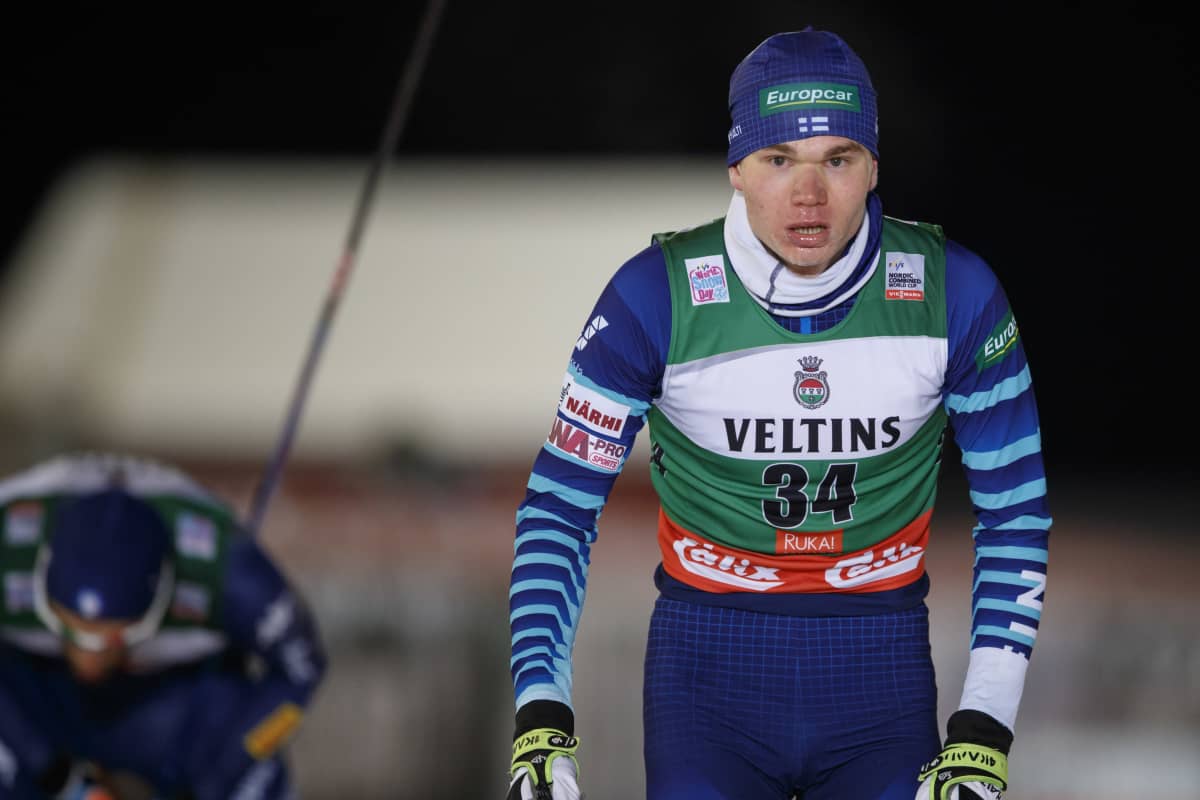 Perttu Reponen hiihtää Rukan maailmancupissa 2020.