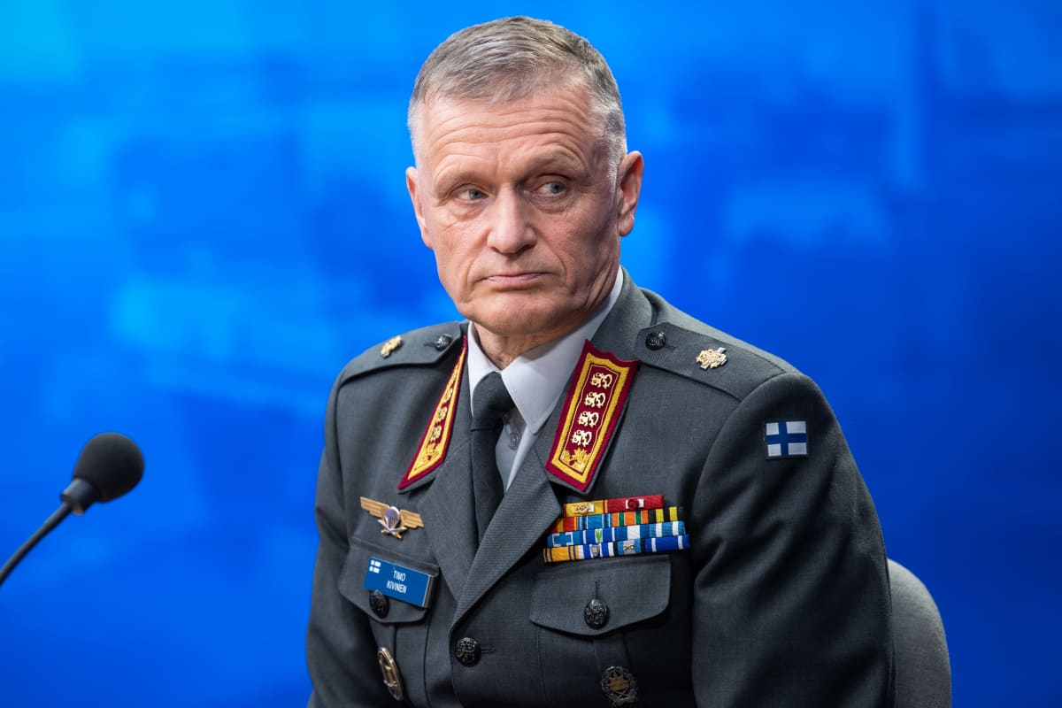 Puolustusvoimain komentaja Timo Kivinen.