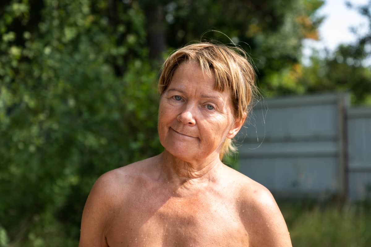 Tällä perinteikkäällä nudistirannalla naiset saavat oleskella alasti ilman  häirintää – nyt rannan kohtalo huolettaa sen käyttäjiä