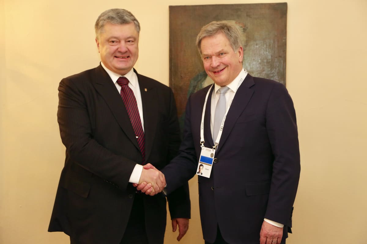 Tasavallan presidentti Sauli Niinistö ja Ukrainan presidentti Petro Porošenko tapaamisessa Münchenin turvallisuuskokouksen yhteydessä 17.2.2018