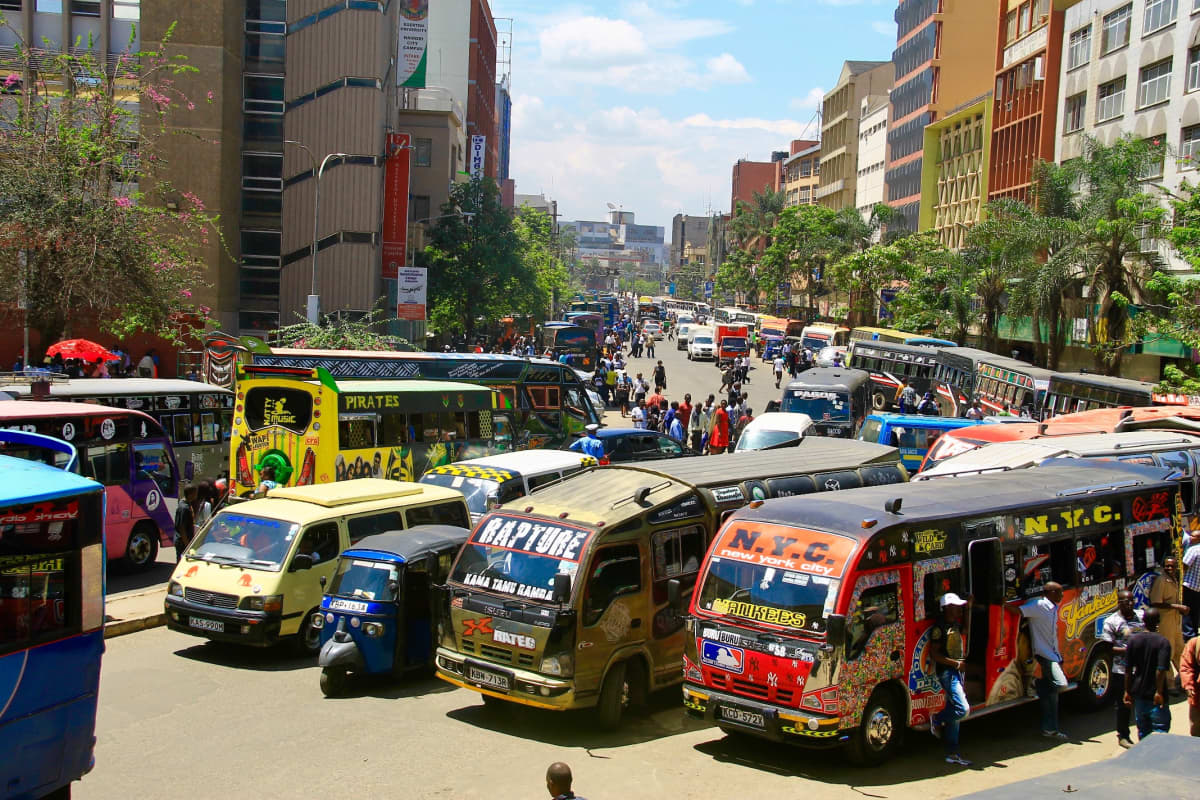 Busseja Nairobin keskustassa.