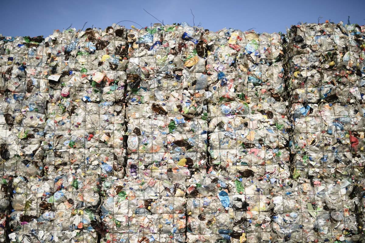 Saksa on yksi EU-maa, joka kierrättää muovipullonsa.