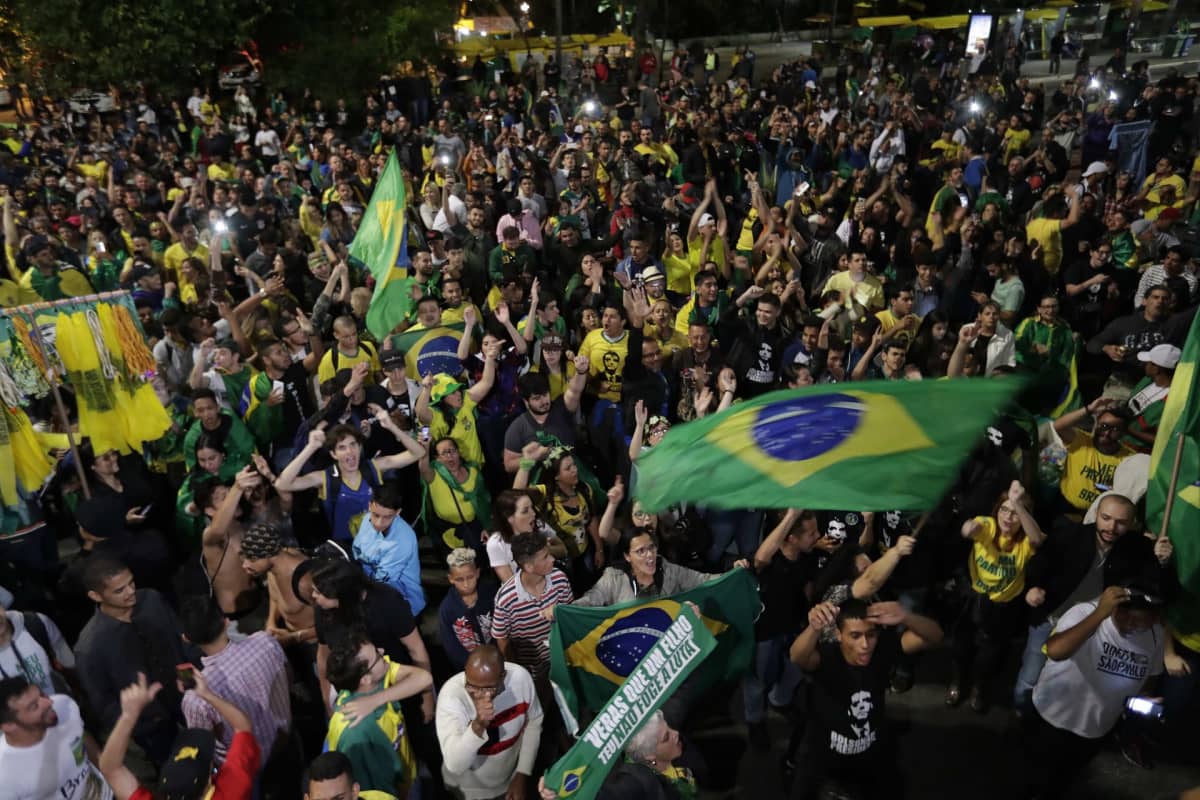 Jair Bolsonaron kannattajat juhlivat voittoa Sao Paulossa Brasiliassa.