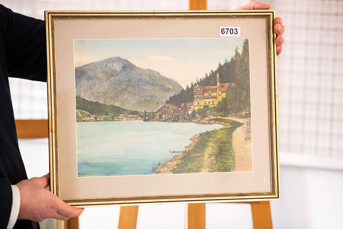 Hitlerin maalaamaksi uskottu akvarelli vuoristomaisemasta.