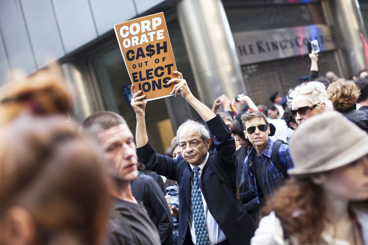 Occupy Wall Street -liikkeen mielenosoittajia New Yorkissa syyskuussa 2012.