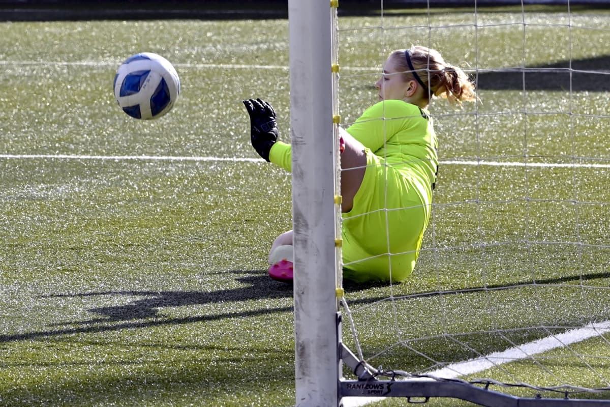 Pk 35 Vantaa Ja Aland United Taistelevat Naisten Cupin Mestaruudesta Tama Antaa Henkisesti Paljon Yle Urheilu Yle Fi