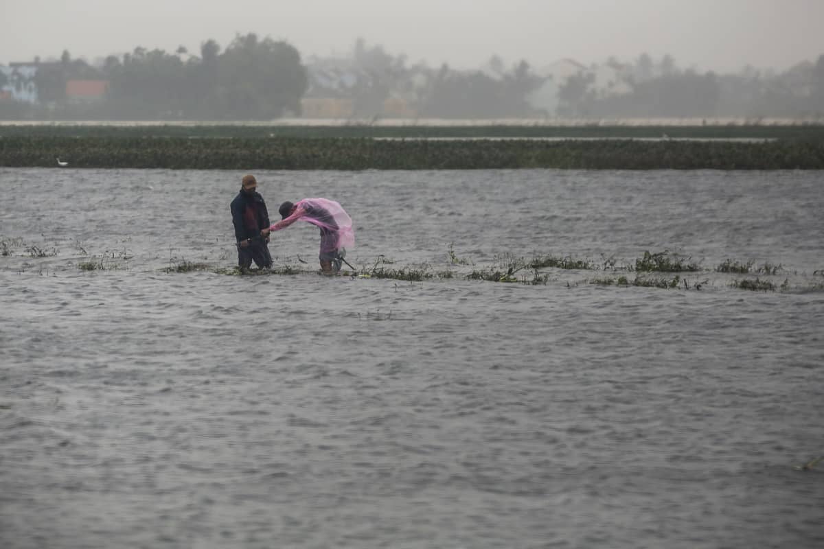 Taifuuni Damreyn sateet saivat pellot tulvimaan Hoi Anissa Vietnamissa marraskussa 2017.