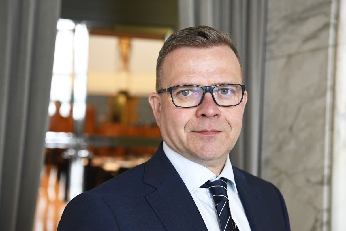 Kokoomuksen puheenjohtaja Petteri Orpo eduskunnassa 3. toukokuuta.