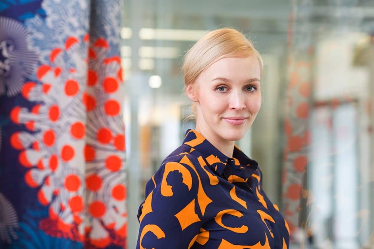 Analyysi: Marimekon taiteellinen johto vaihtuu nyt suuren muotimaailman  tahtiin | Yle Uutiset