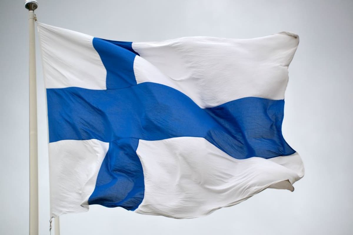 Lippu salkoon MM-kullan tai lemmikin syntymäpäivän kunniaksi – enemmänkin  saisi liputtaa | Yle Uutiset