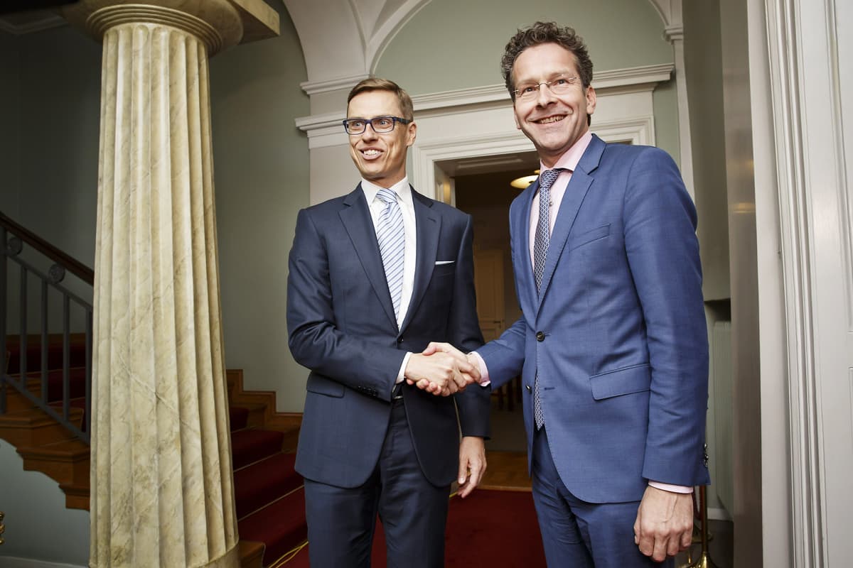 Valtiovarainministeri Alexander Stubb (vas.) tapasi Hollannin valtiovarainministeri Jeroen Dijsselbloemin Helsingissä 10. kesäkuuta.