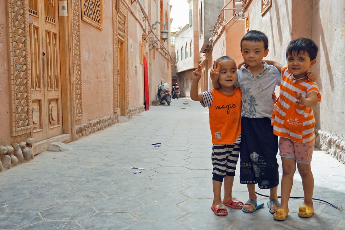 Lapsia Kashgarin vanhassakaupungiossa.