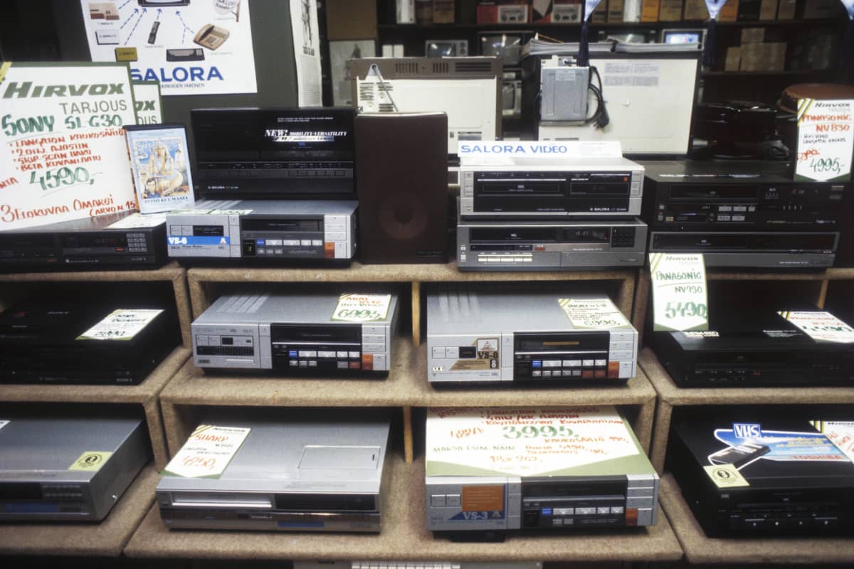 VHS-nauhureita kaupassa.