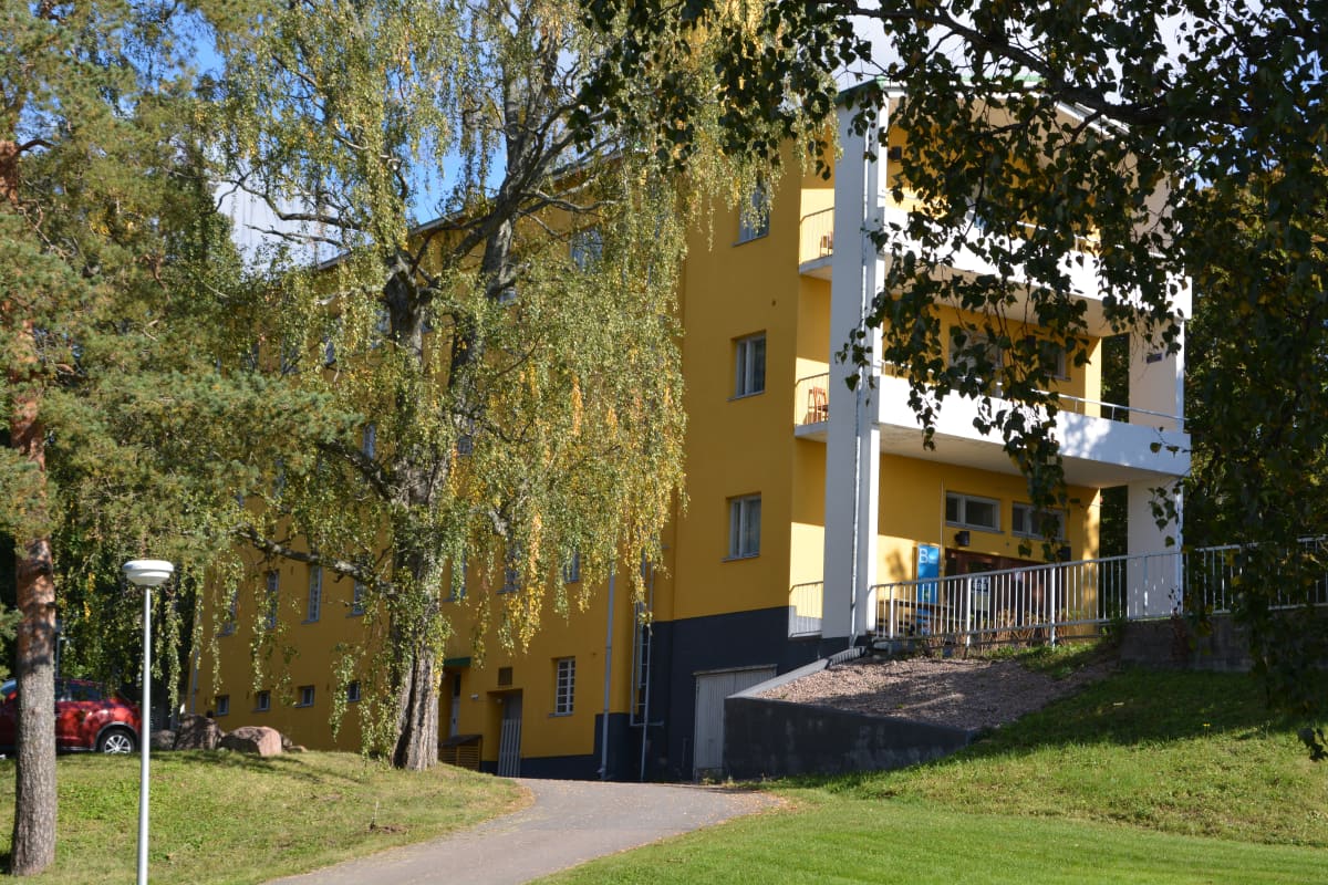 Siivilipalvelukeskuksen rakennus Lapinjärvellä.