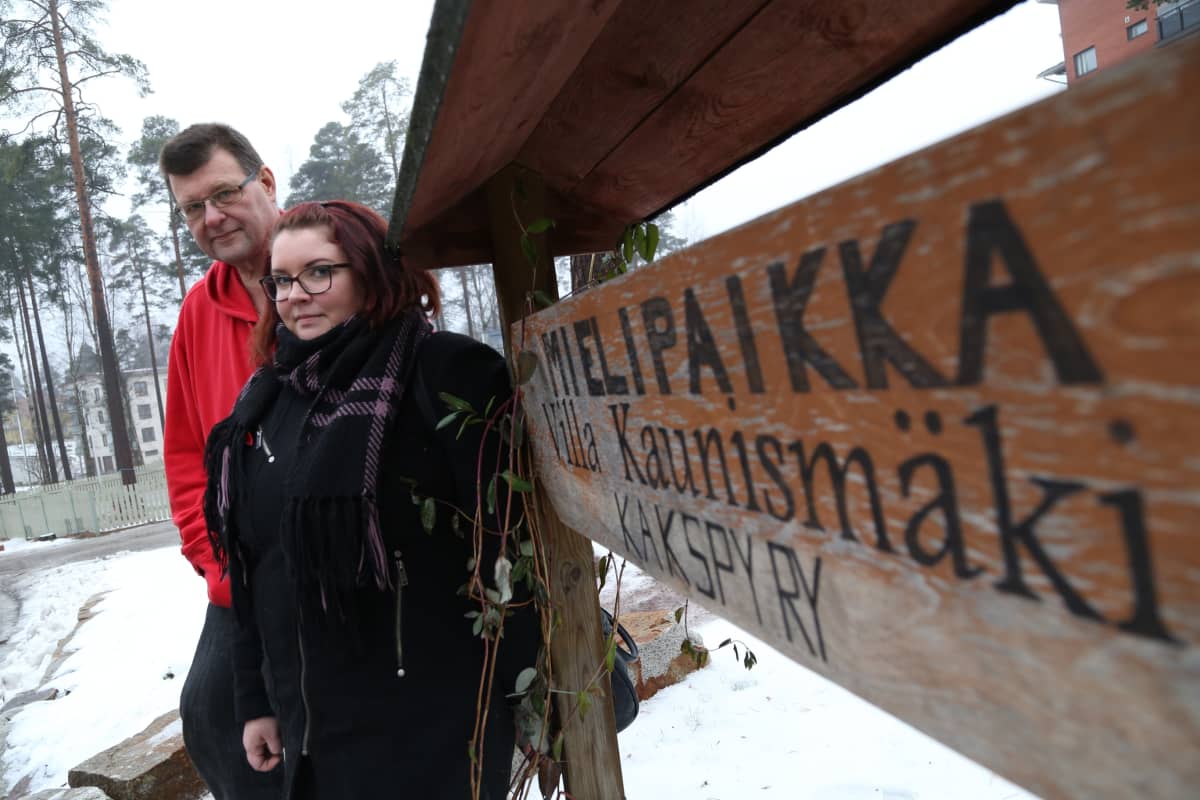 Jyrki Herrala ja Jenna Tiikkainen ovat puolustaneet aktiivisesti Mielipaikan toiminnan jatkoa.
