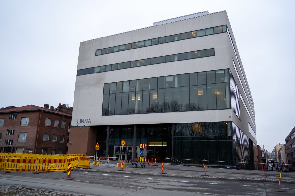 Yliopiston Linna vallattiin perjantai-iltana – suunnitelmat tilojen  vähentämisestä saavat täystyrmäyksen Tampereella