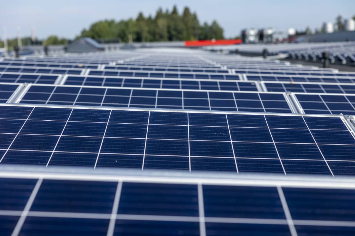 Pertunmaalle rakennetaan Suomen suurin aurinkovoimala – konsernin  toimitusjohtaja: 